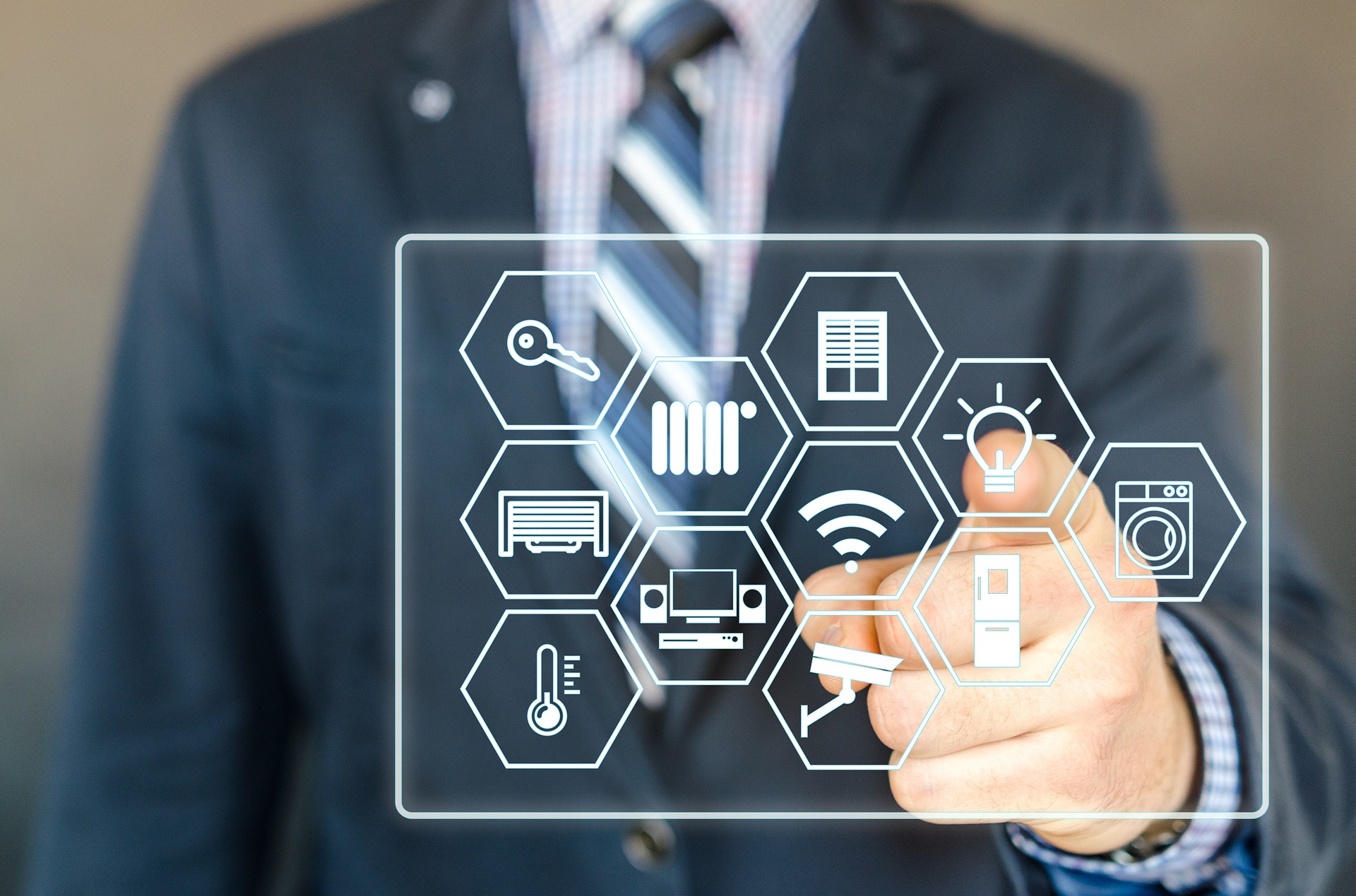 Servicio-Outsourcing-Tecnológico-trabajo-equipo